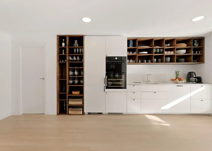 Luxury El Dorado Puerto Banus, Nueva Andalucia, 4 Bedrooms Marbella